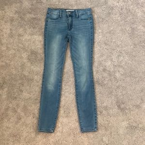 Abercrombie & Fitch Blue Jeans